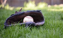 AMLO presenta bachilleratos especializados en béisbol, box y atletismo
