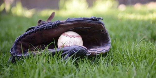 AMLO presenta bachilleratos especializados en béisbol, box y atletismo
