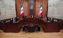 AMLO insta a magistrados del TEPJF a renunciar a sus cargos