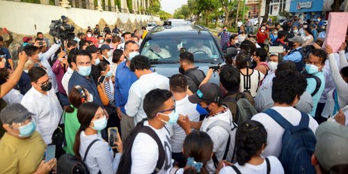 CNTE impide a AMLO llegar a la mañanera en Chiapas