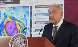 AMLO: Guerrero está incomunicado tras el impacto del Huracán Otis; no hay pérdidas humanas