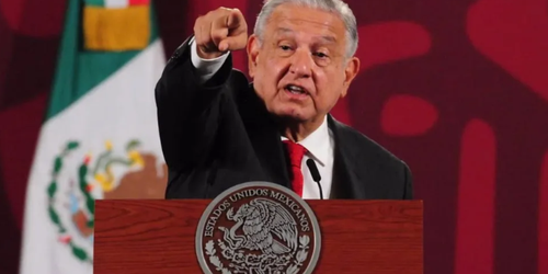 AMLO da visto bueno para que se vendan tlayudas, doraditas y tlacoyos