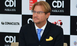 Interpol emite ficha roja contra Andrés Roemer, por el delito de violación