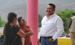 Atención a escuelas, reparación de camino y revisar problema del agua en El Zapote, ofrece Alcalde
