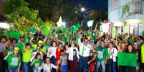 Incansable campaña de Urbiola por comunidades y colonias