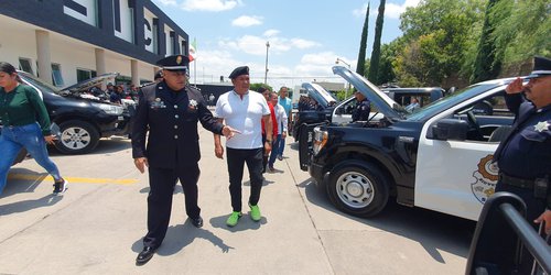 Otra patrulla nueva a la policía de Rioverde, y uniformes nuevos a elementos
