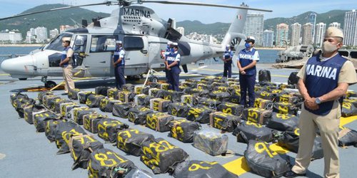Marina decomisa 2 toneladas de cocaína frente a costas de Guerrero
