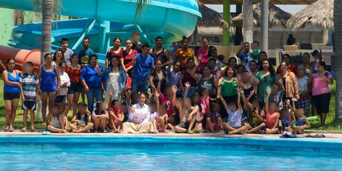 DIF gestionó 200 entradas al parque acuático El Capulín para niños de la primaria 22 de septiembre