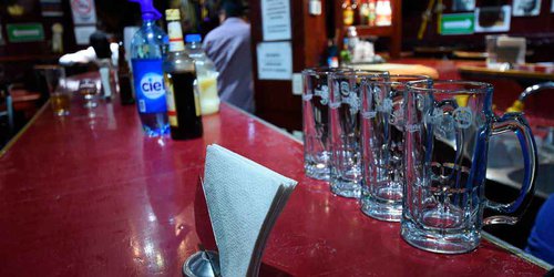 Antros, bares y centros nocturnos deberán permanecer cerrados