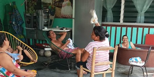 Calorón y sin luz en Tambaca