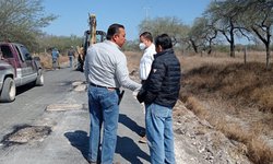 Alcalde supervisó rehabilitación de camino al ejido San Francisco