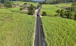 Ricardo Gallardo entregó moderno camino cañero en Tambaca, Tamasopo
