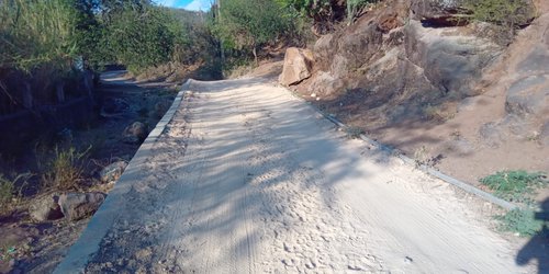 Rehabilitación de caminos, alumbrado, cancha y salón ejidal del Charco, concretó Gobierno Municipal