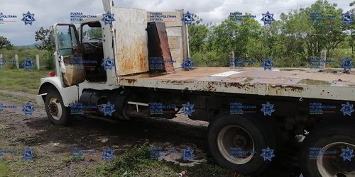 Encuentran desvalijado camión robado en la carretera 70