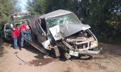 Chocan camioneta y la abandonan en La Reforma, CDFDZ