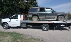 Detienen a sujeto con vehículo robado y mariguana