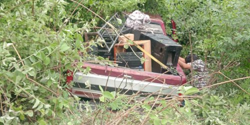 Camioneta con siete rioverdenses cae a un barranco en Concá, Querétaro