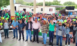 Contentos en Cañada Grande por obras y acciones del alcalde Urbiola