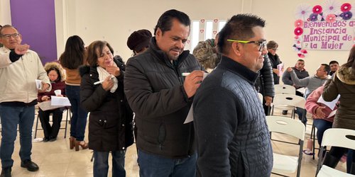 Capacitan a funcionarios para dar buen trato al público y prevenir violencia laboral