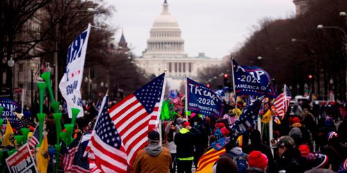 Ordenan toque de queda en Washington