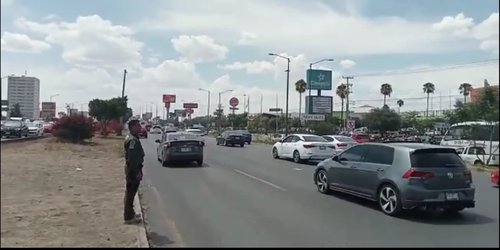 Guardia Civil salvaguarda a menores y familia, y libera bloqueo en carretera 57