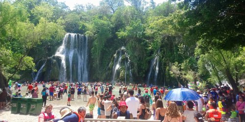 Colapsa red eléctrica por turismo en Tamasopo