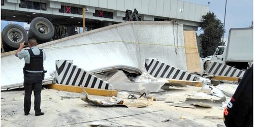 Tráiler provoca choque múltiple en la autopista México-Pachuca