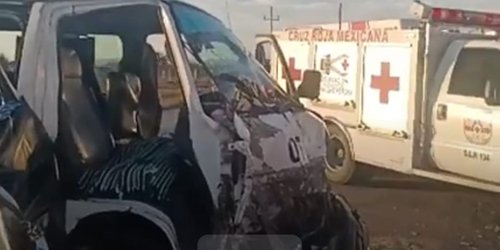 Ocho heridos al chocar van de transporte cerca del bulevarUniversitario