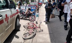 Ciclista lesionado al chocar con una motocicleta