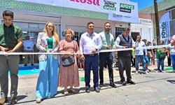 Ricardo Gallardo entrega clínica rosa en el barrio de Tlaxcala