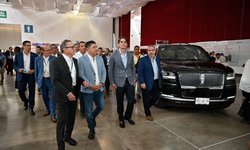 Ricardo Gallardo reafirma su apoyo al clúster automotriz