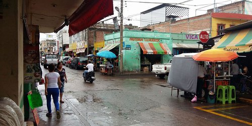 Recomiendan comprar en negocios pequeños de Rioverde por Coronavirus