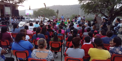 Alcalde llama a sumar esfuerzos a maestros, padres y alumnos en San Vicente