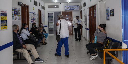 Mexicanos acuden más al Doctor Simi