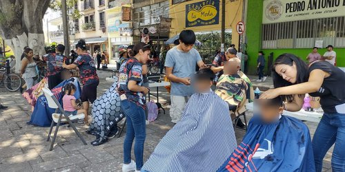 Servicio de barbería y cortes de pelo gratis en la plaza ofrece DIF Rioverde
