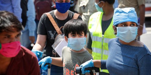 Cifra de muertos por covid-19 supera los 300 mil; en 15 países, el 90% de los casos