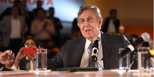 El presidente López Obrador criticó al al excandidato presidencial Cuauhtémoc Cárdenas por integrar el proyecto político Mexicolectivo