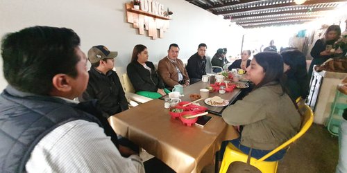 Alcalde desayuna con psicólogos, quienes destacan trabajo municipal