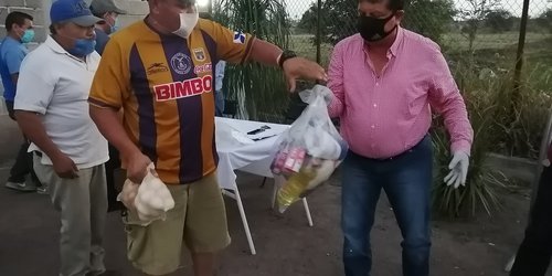 Oscar Bautista entregó equipo de protección y alimentos a sindicalizados del Ayuntamiento