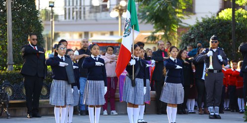 Celebran 85 aniversario de la Bandera de México