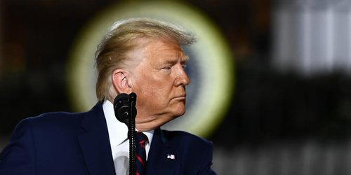 Trump presenta demanda por difamación contra el Wall Street Journal por reportaje sobre cartas de cumpleaños a Epstein