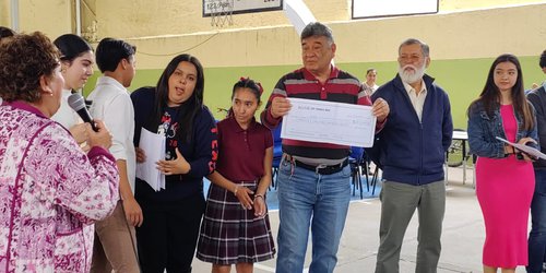 Preparatoria de Rioverde donó 35 mil pesos al CODI