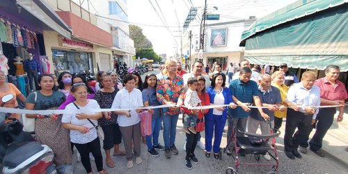 Inauguran obra de drenaje en calle Moctezuma