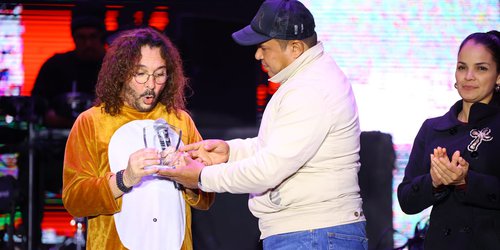 Más de 3,500 personas presenciaron show de Oscar Burgos "el perro guarumo" en la feria de Rioverde