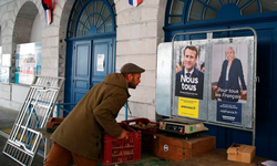 Un período más: Proyectan victoria de Macron en elecciones francesas