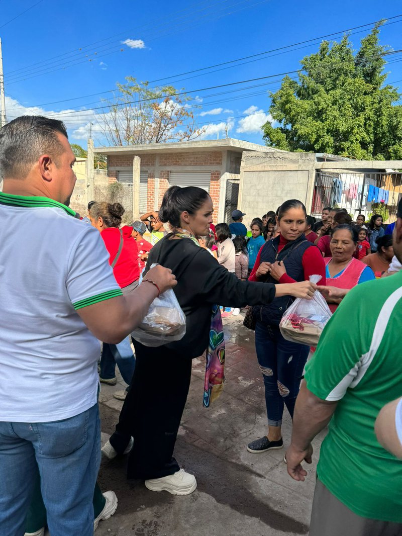 entrega_de_cenas_navideñas.jpeg