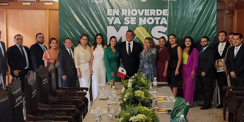 Ante Síndicos y Regidores, el alcalde Urbiola entregó Segundo Informe