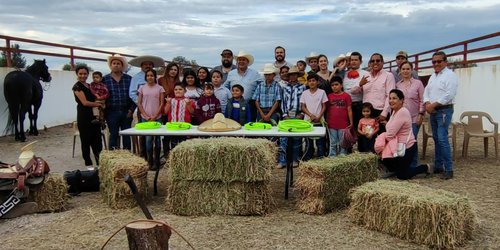 Enseñaran gratis técnicas de charrería en escuela que inauguró hoy el Alcalde Urbiola