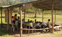 Niñas y niños de comunidades serán los más afectados con educación a distancia