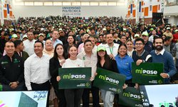 Ricardo Gallardo impulsa movilidad estudiantil con tarjetas "Mi Pase"